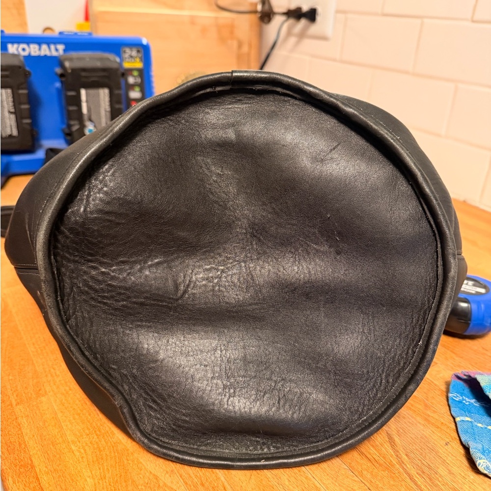 Vintage Coach Bucket Bag - Picture 11 of 13